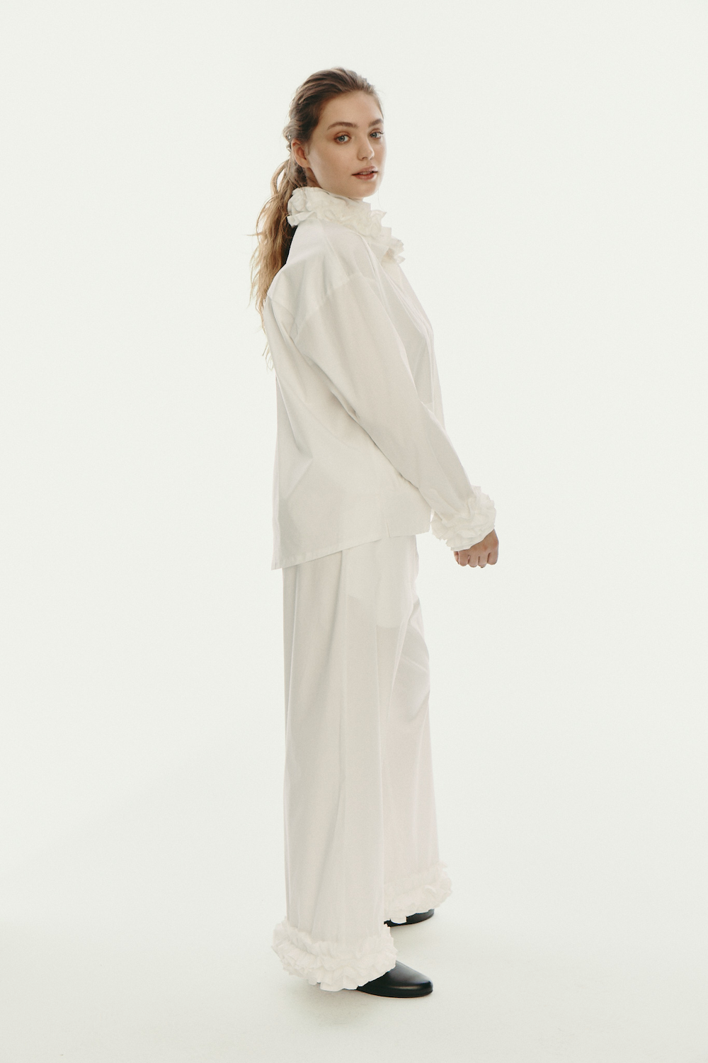 Ella - white