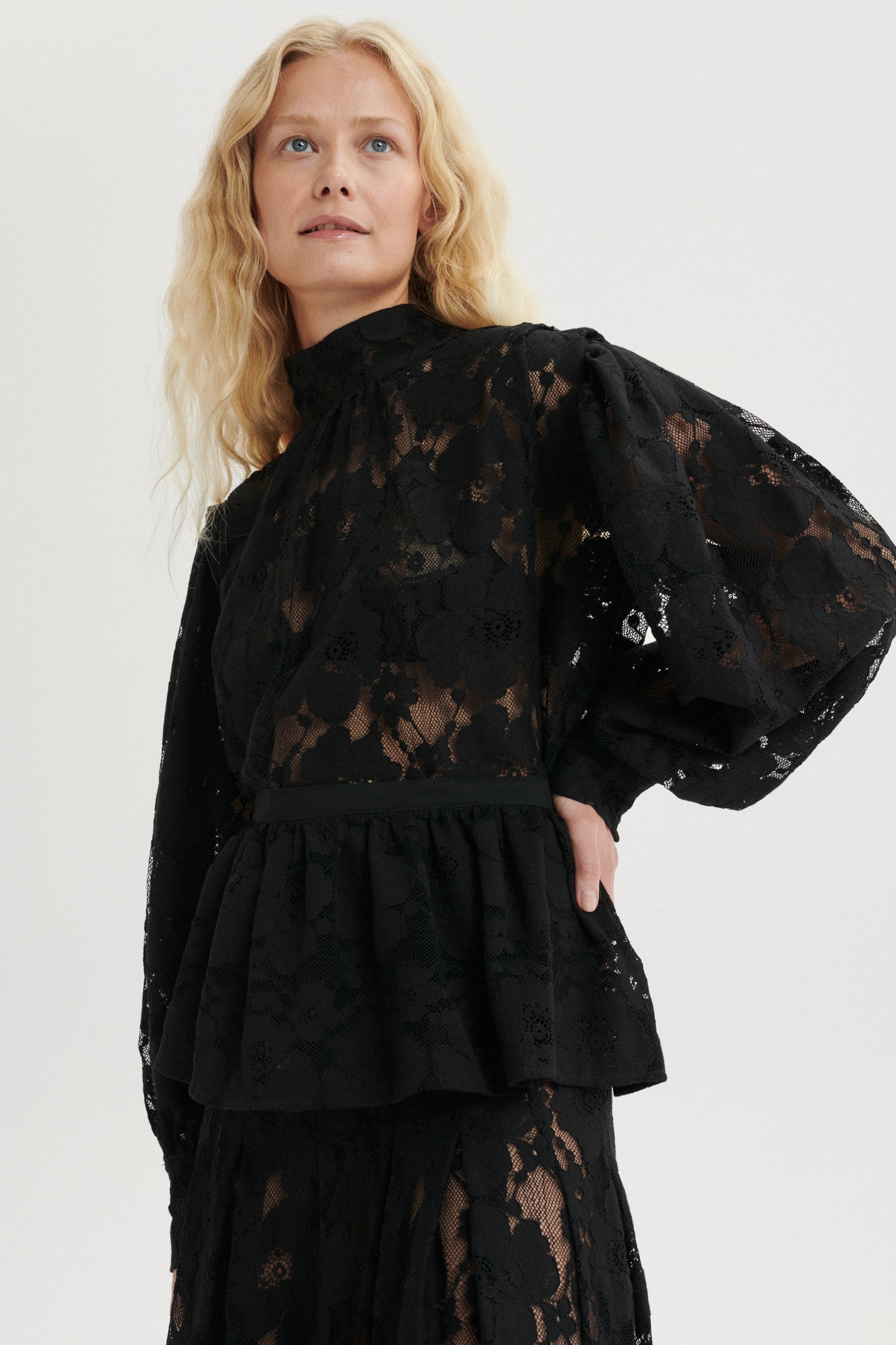 Peplum - black lace
