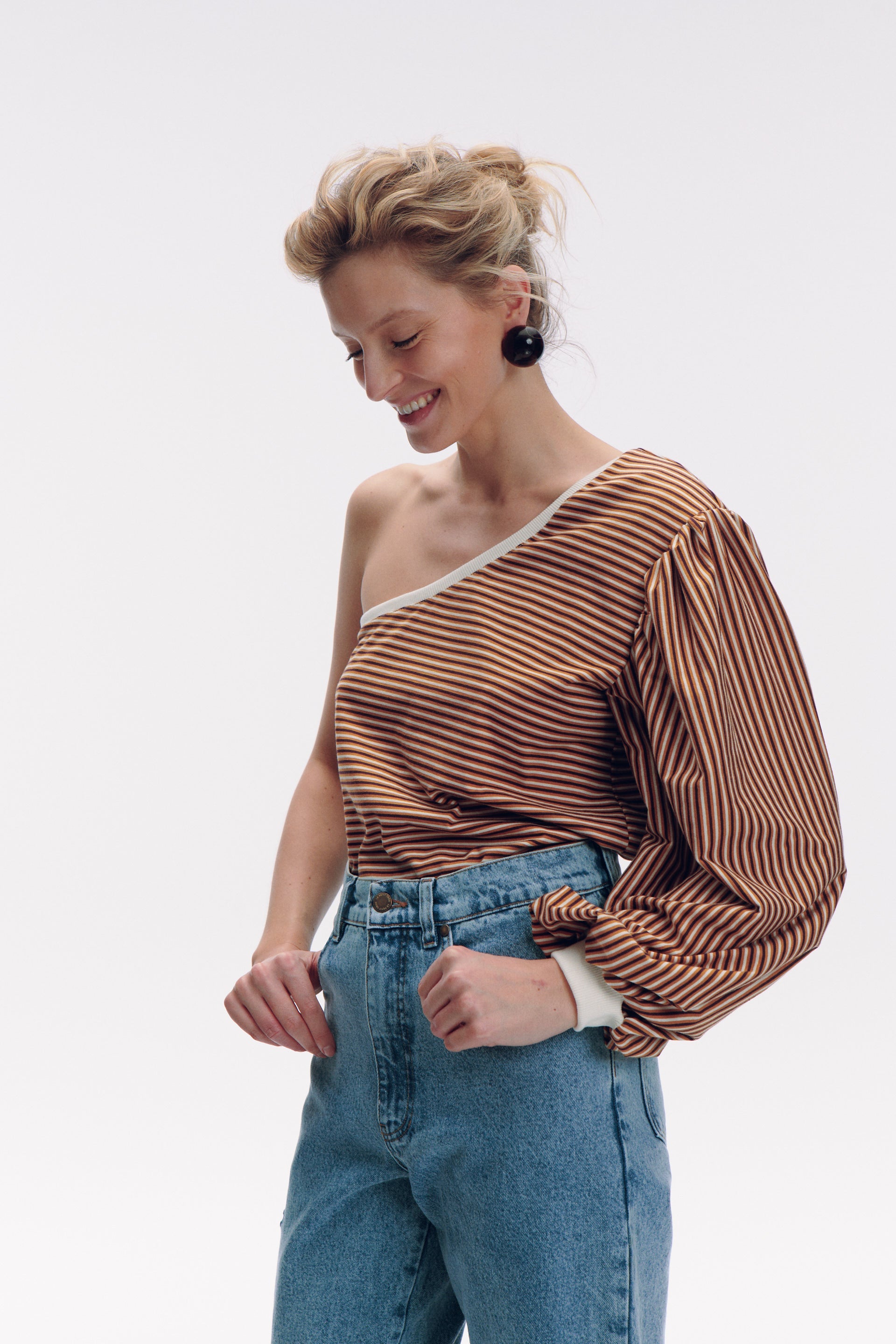 Perez One Shoulder Longsleeve - white